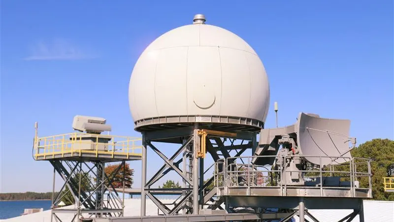 Counter-drone radar array