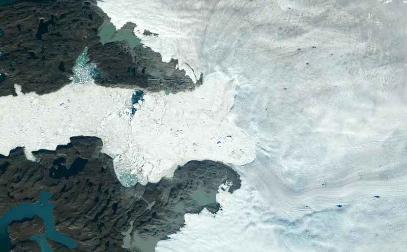 Retreat of Greenland's Jakobshavn glacier seen by satellite (NASA)