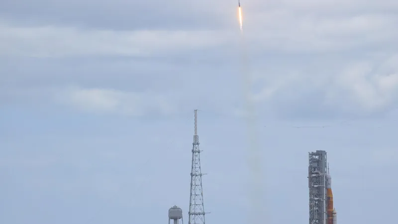 Rockets for Artemis I, Crew-4 and a Starlink mission on their pads at Cape Canaveral (NASA)